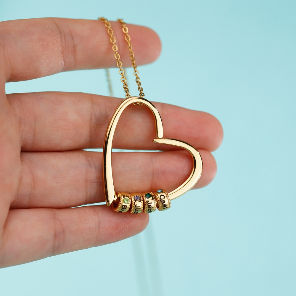 Pendant scale shown in hand